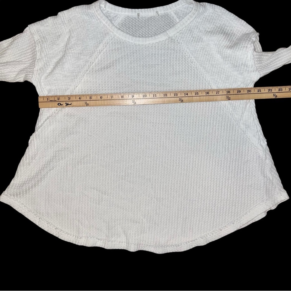 White Women's Top size medium - Picture 5 of 6